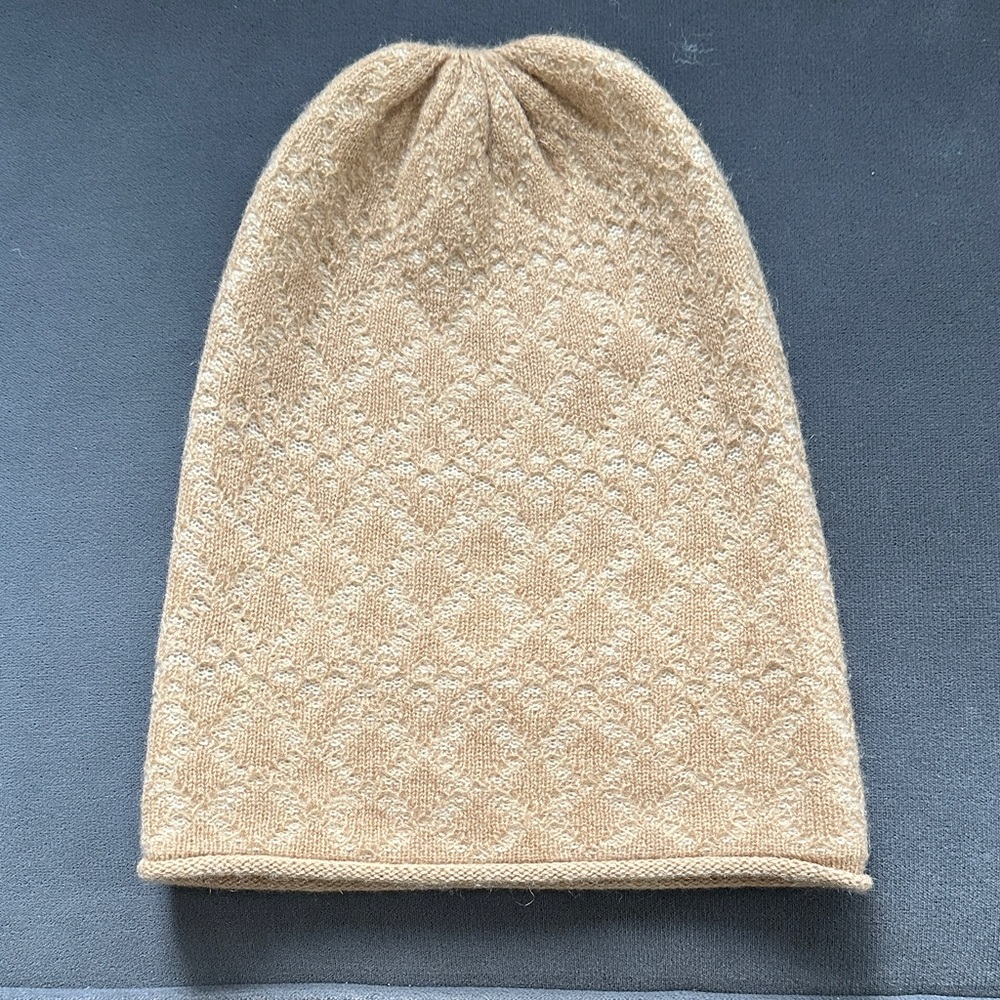 14th & Union Beige Knit Beanie 100% cashmere